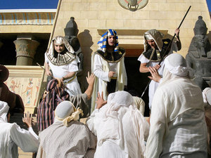 When it was their turn all ten of them
stepped up and bowed down to Joseph